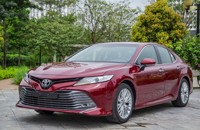 Camry thế hệ thứ 8 “gây sốc” về giá bán