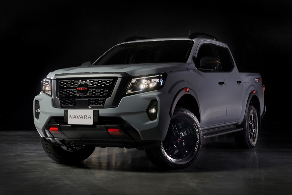 Nissan Navara 2021 cải tiến vượt trội ra mắt thị trường