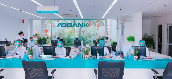 Geleximco và ABBANK tặng 500 máy thở hỗ trợ điều trị bệnh nhân Covid-19 cho TP. Hồ Chí Minh