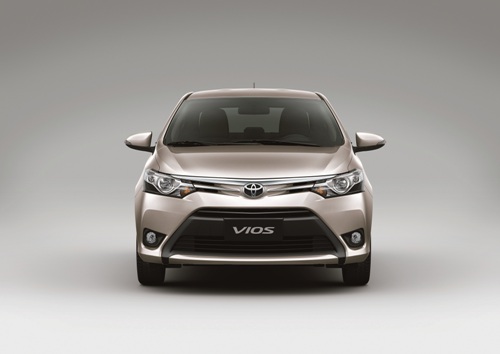 Toyota Việt Nam hỗ trợ giá cho khách mua xe Vios và Innova