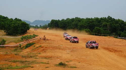 Chevrolet Colorado tôn vinh tinh thần đồng đội tại Việt Nam Offroad Cup 2017