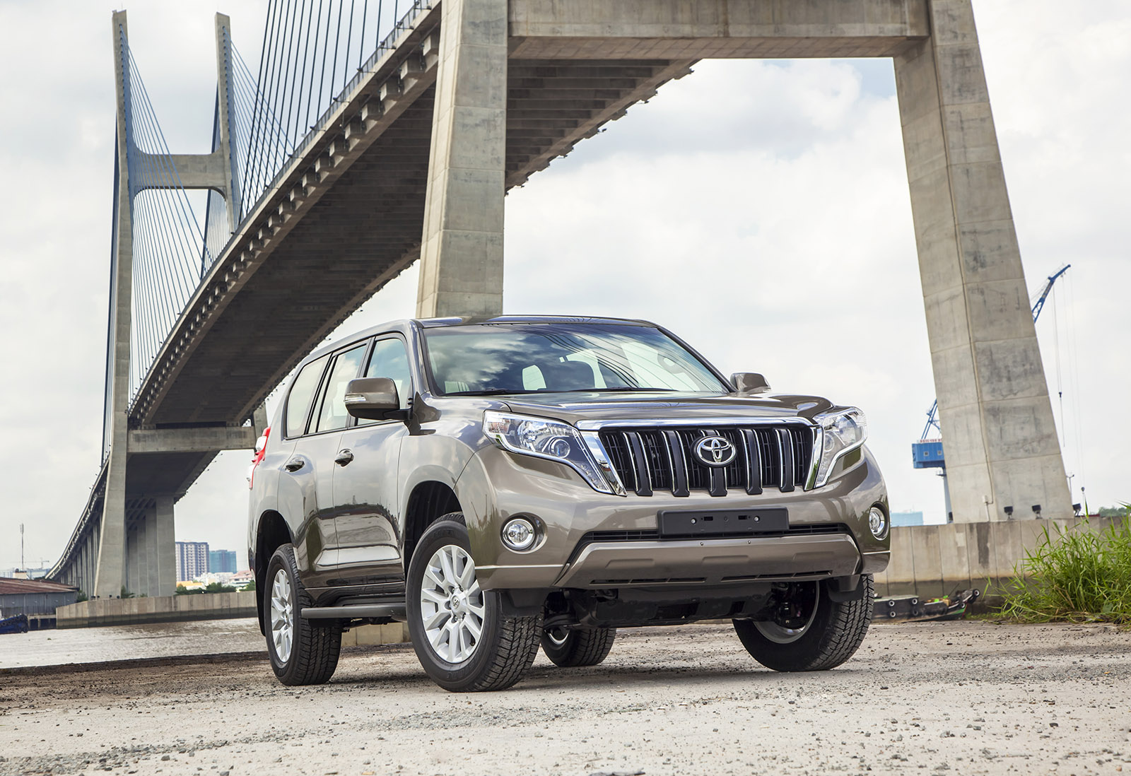 TMV ra mắt Land Cruiser Prado 2015