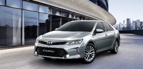 Camry mới 2017 chính thức lăn bánh