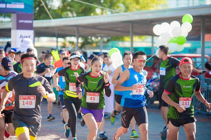 vpbank dong hanh cung giai chay marathon quoc te di san ha noi