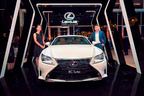 Lexus đồng hành cùng Tuần lễ thời trang quốc tế Việt Nam thu đông 2016