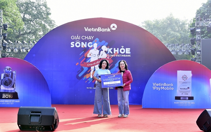 vietinbank to chuc giai chay gay quy vi benh nhi ung thu