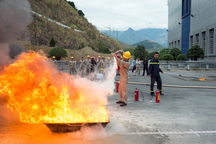 Bảo đảm an toàn, vệ sinh lao động