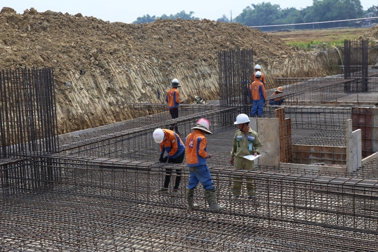 Nỗi lo chậm tiến độ