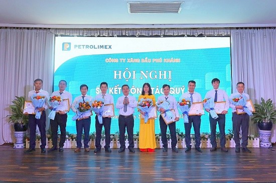 Lãnh đạo Petrolimex Sài Gòn thăm, làm việc với khách hàng tại Campuchia