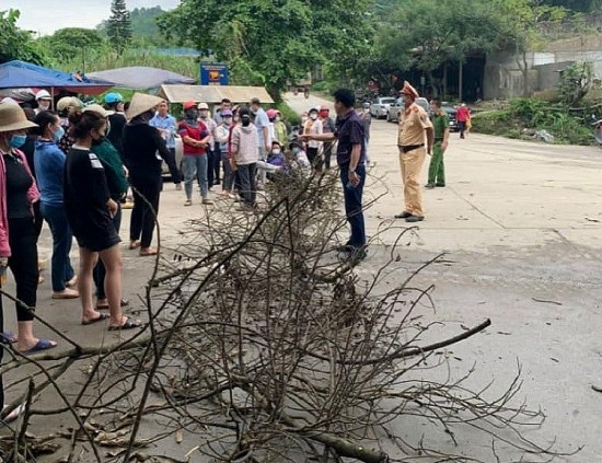 Tỉnh Lào Cai: Người dân chặn xe ra, vào Khu Công nghiệp Tằng Lỏong