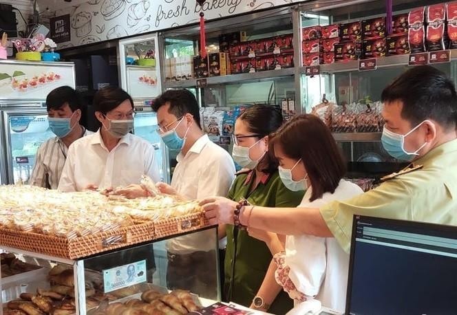Thanh tra, kiểm tra các cơ sở bánh trung thu tại Hà Nội