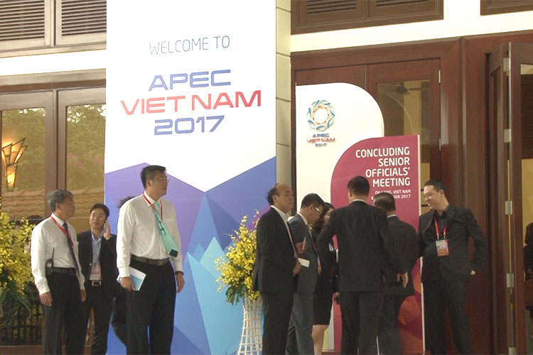 Tuần lễ cấp cao APEC 2017 khởi động trong cơn mưa lớn