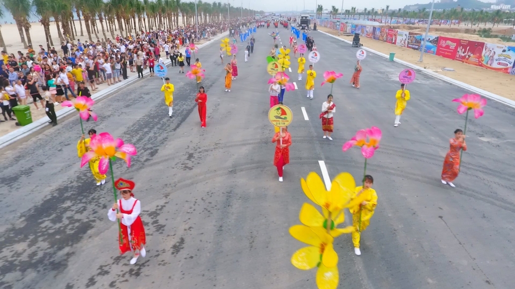 soi dong le hoi carnaval ha long 2019
